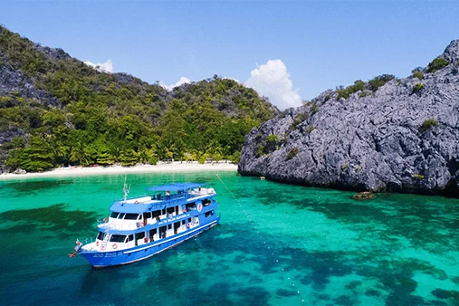 Amazing Phuket Adventures - Liveaboards Myanmar Comfort